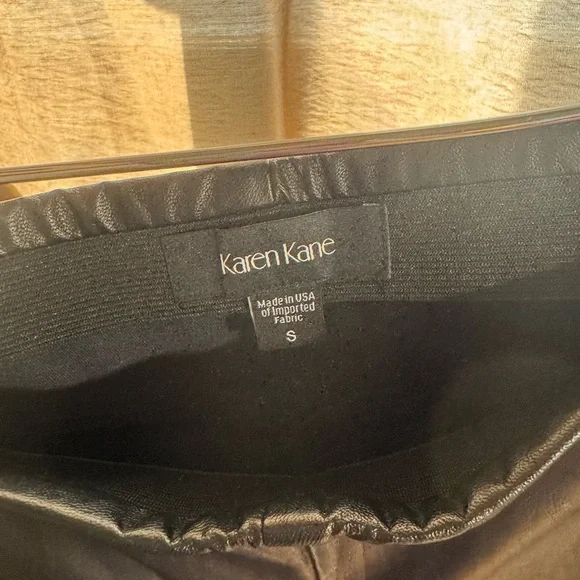 Karen Kane Faux Leather Crop Wide Leg Pants Black Size Small NWT - Picture 6 of 7